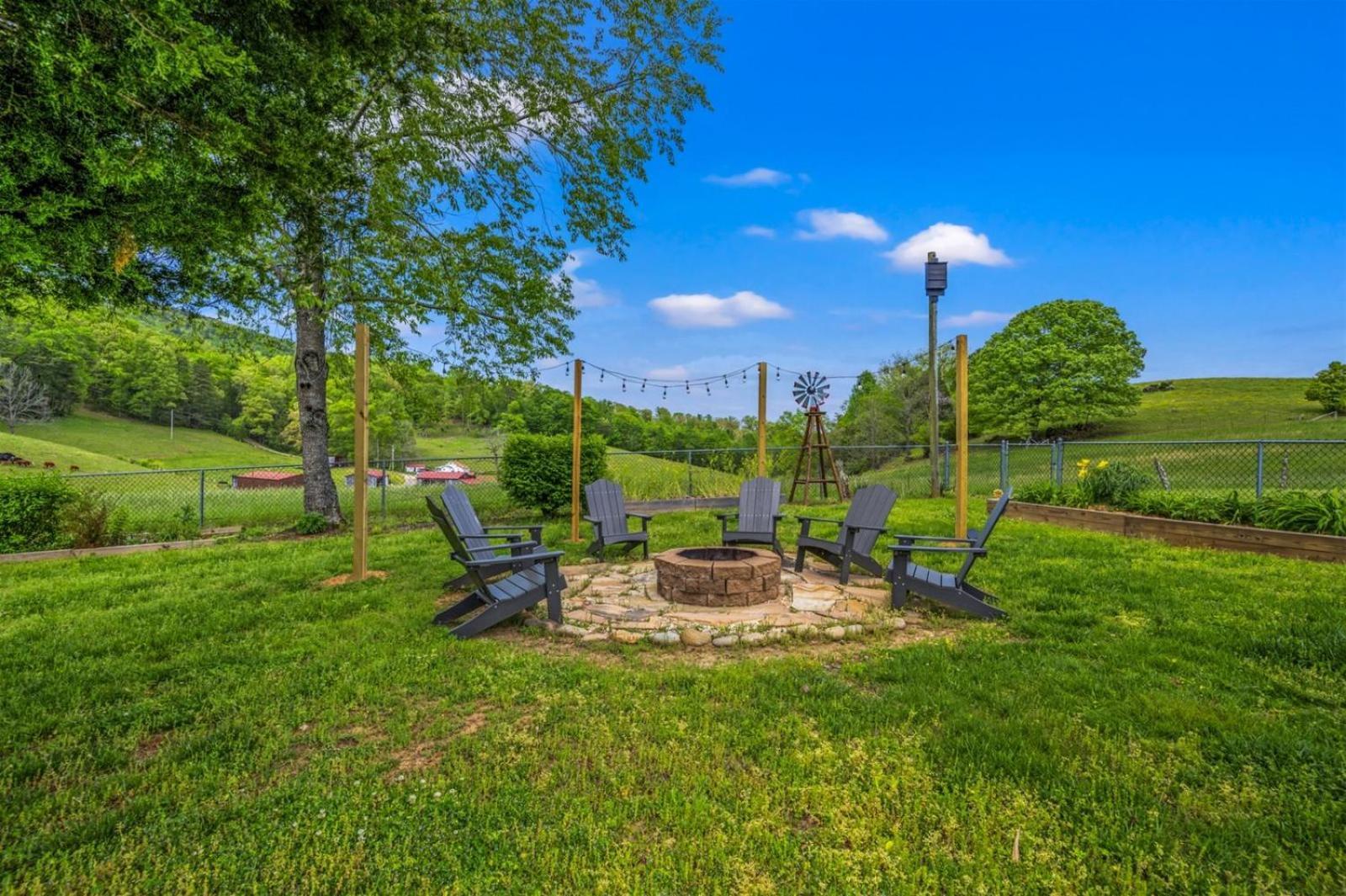 Hidden Star Hideaway-Blackberry Farm-Smoky Mtn Nat Park-Hot Tub- Fire Pit- Fenced Yard- Pet Friendly Walland Exterior foto